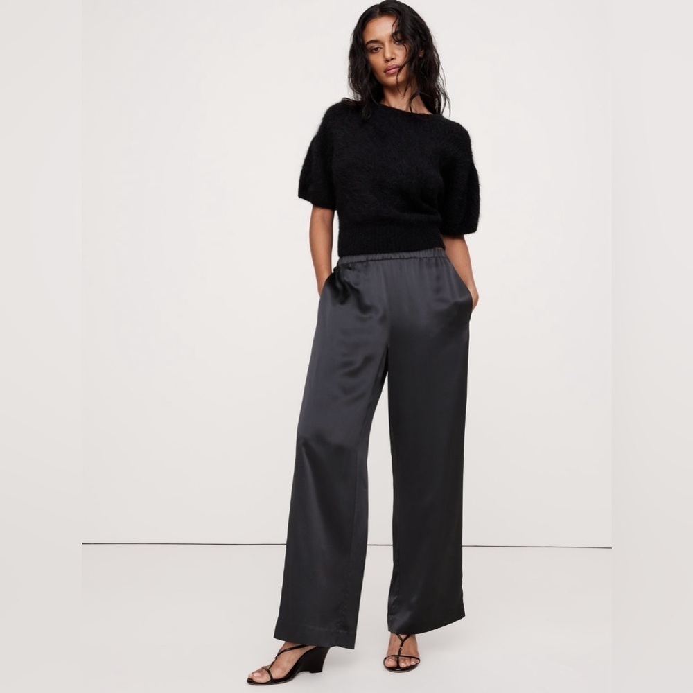 NWT! Banana Republic Coal Black Pull-On Wide Leg Silk Pant - Size XS 📰